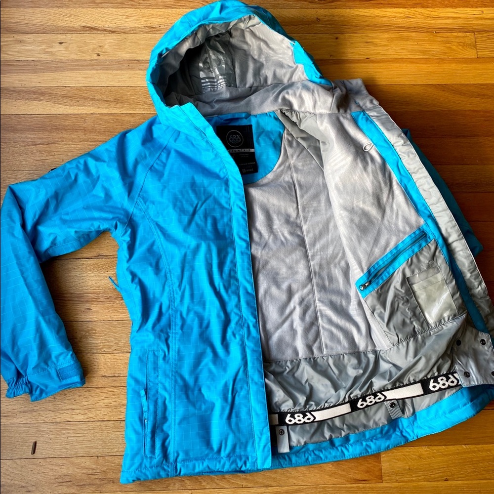 686 Ski or Snowboard Jacket Bright Blue Never worn